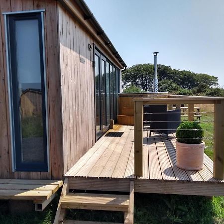 Cleeves Cabins Ailsa Luxury Lodge With Hot Tub Dalry  외부 사진