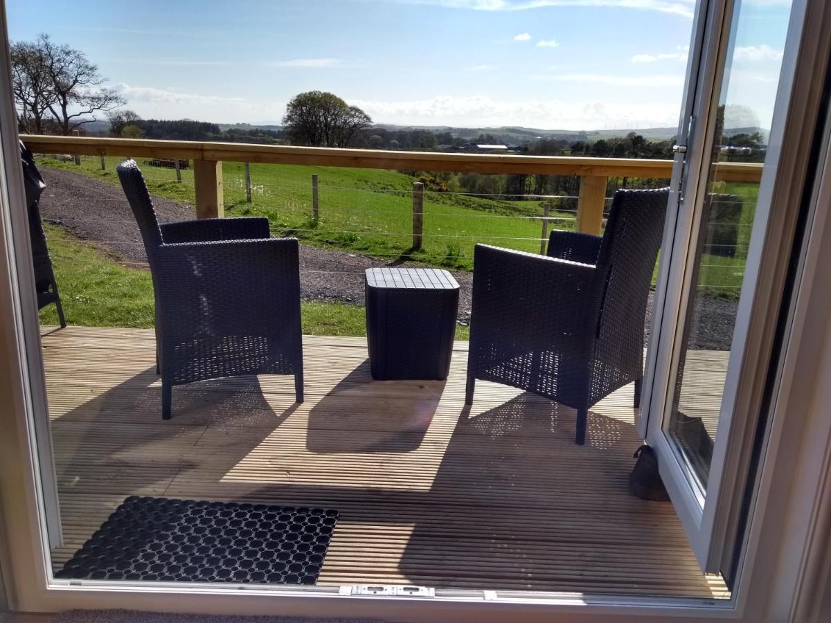 Cleeves Cabins Ailsa Luxury Lodge With Hot Tub Dalry  외부 사진