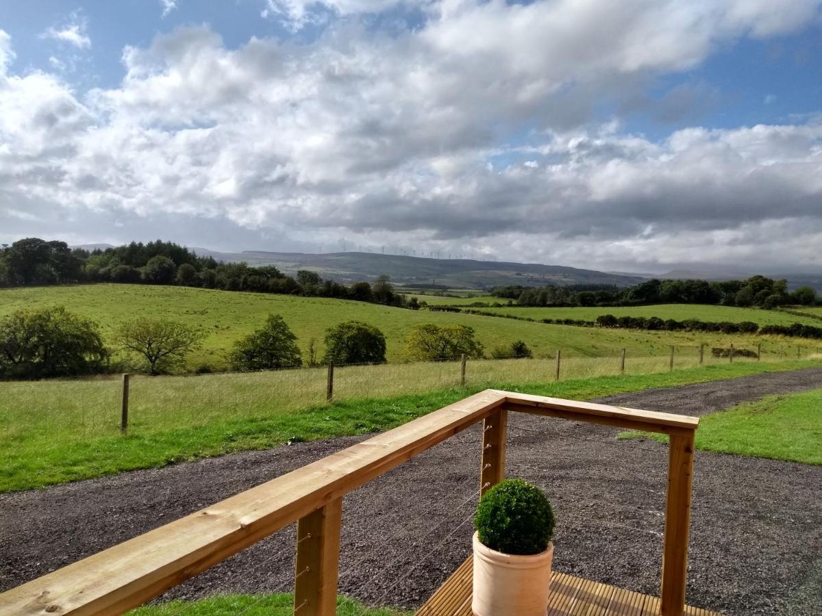 Cleeves Cabins Ailsa Luxury Lodge With Hot Tub Dalry  외부 사진
